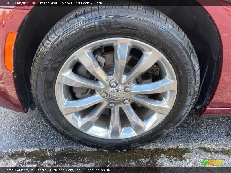 Velvet Red Pearl / Black 2019 Chrysler 300 Limited AWD