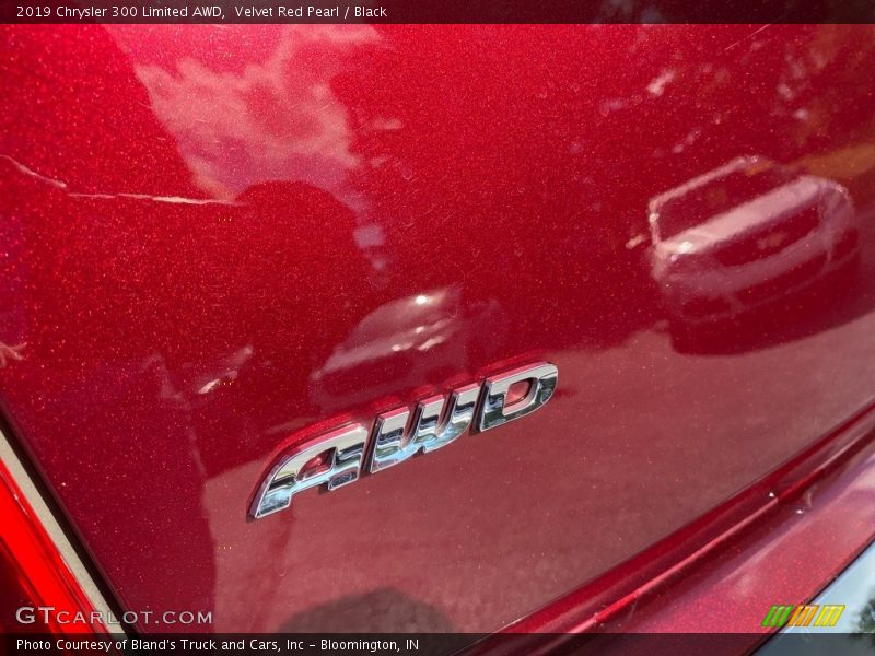 Velvet Red Pearl / Black 2019 Chrysler 300 Limited AWD