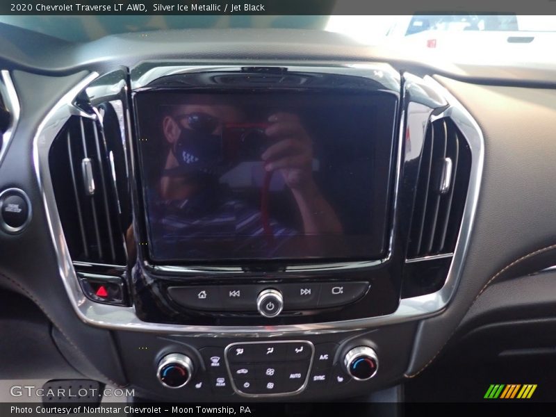 Silver Ice Metallic / Jet Black 2020 Chevrolet Traverse LT AWD