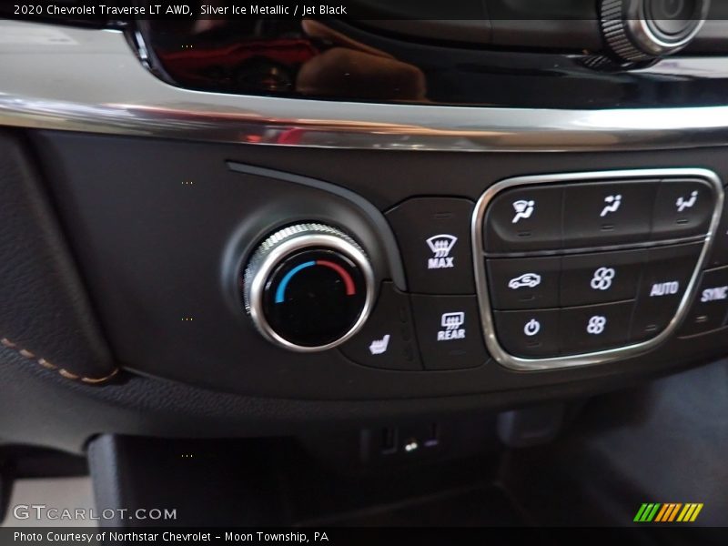 Silver Ice Metallic / Jet Black 2020 Chevrolet Traverse LT AWD