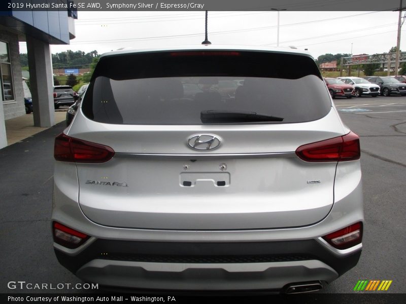 Symphony Silver / Espresso/Gray 2019 Hyundai Santa Fe SE AWD