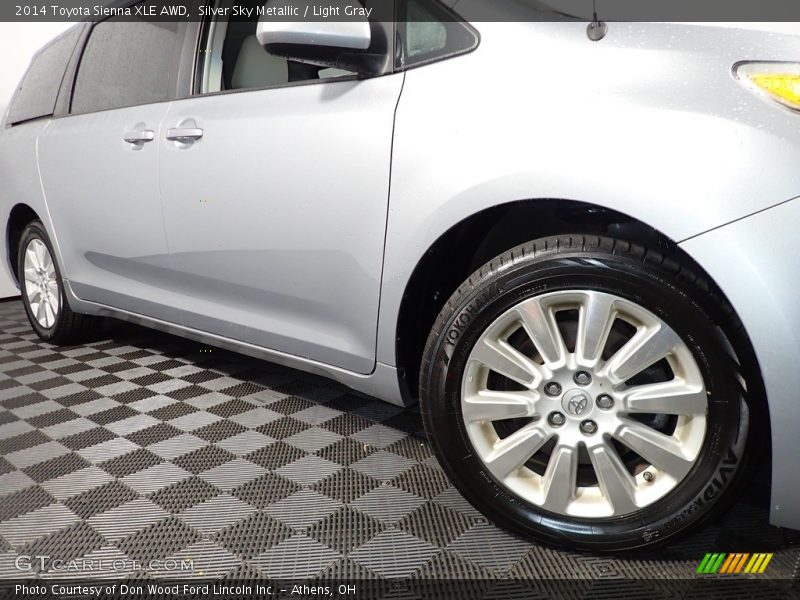 Silver Sky Metallic / Light Gray 2014 Toyota Sienna XLE AWD