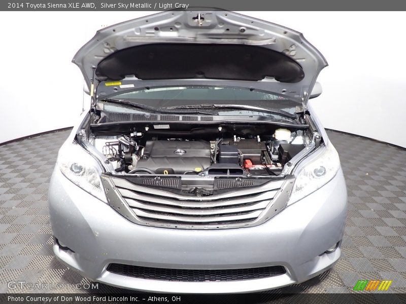 Silver Sky Metallic / Light Gray 2014 Toyota Sienna XLE AWD