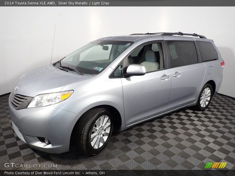 Silver Sky Metallic / Light Gray 2014 Toyota Sienna XLE AWD