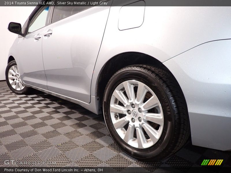 Silver Sky Metallic / Light Gray 2014 Toyota Sienna XLE AWD