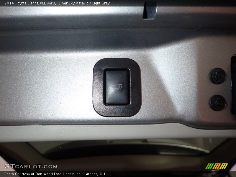Silver Sky Metallic / Light Gray 2014 Toyota Sienna XLE AWD