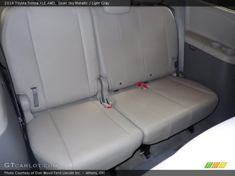 Silver Sky Metallic / Light Gray 2014 Toyota Sienna XLE AWD