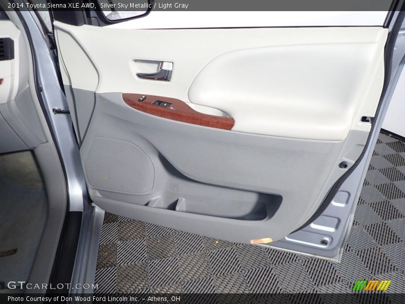 Silver Sky Metallic / Light Gray 2014 Toyota Sienna XLE AWD