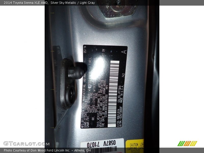 Silver Sky Metallic / Light Gray 2014 Toyota Sienna XLE AWD