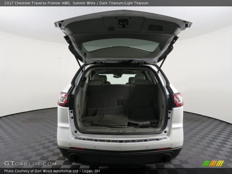 Summit White / Dark Titanium/Light Titanium 2017 Chevrolet Traverse Premier AWD