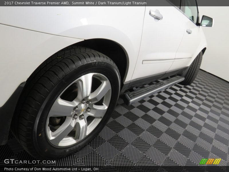 Summit White / Dark Titanium/Light Titanium 2017 Chevrolet Traverse Premier AWD