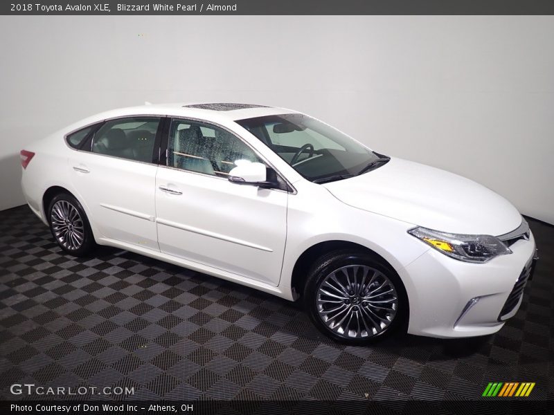 Blizzard White Pearl / Almond 2018 Toyota Avalon XLE