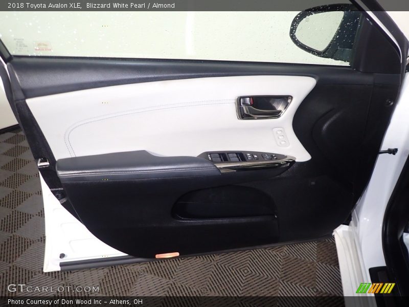 Blizzard White Pearl / Almond 2018 Toyota Avalon XLE