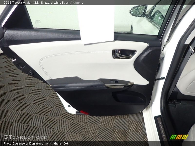 Blizzard White Pearl / Almond 2018 Toyota Avalon XLE