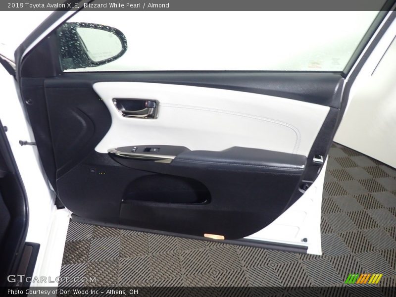 Blizzard White Pearl / Almond 2018 Toyota Avalon XLE