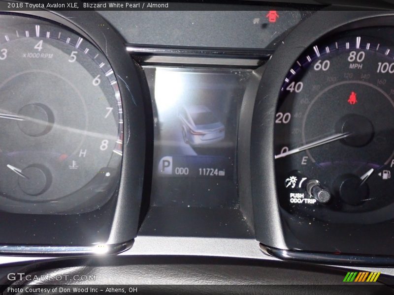 Blizzard White Pearl / Almond 2018 Toyota Avalon XLE