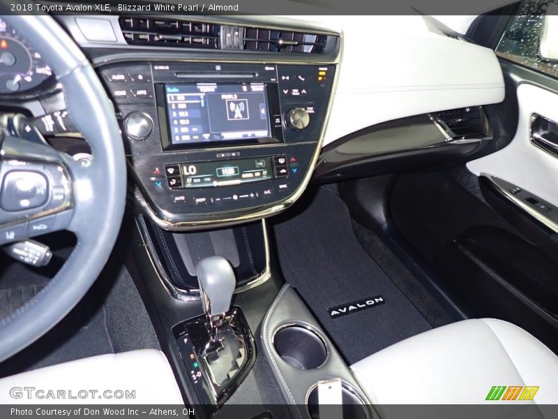 Blizzard White Pearl / Almond 2018 Toyota Avalon XLE