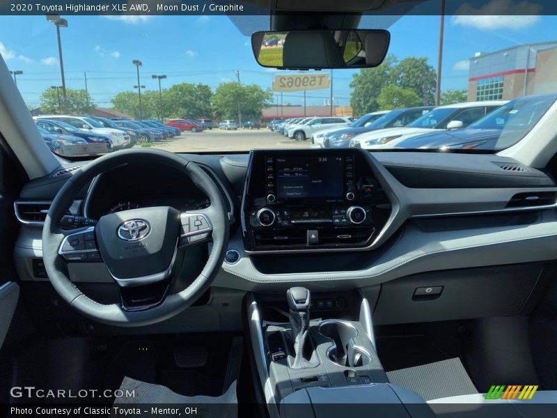 Moon Dust / Graphite 2020 Toyota Highlander XLE AWD