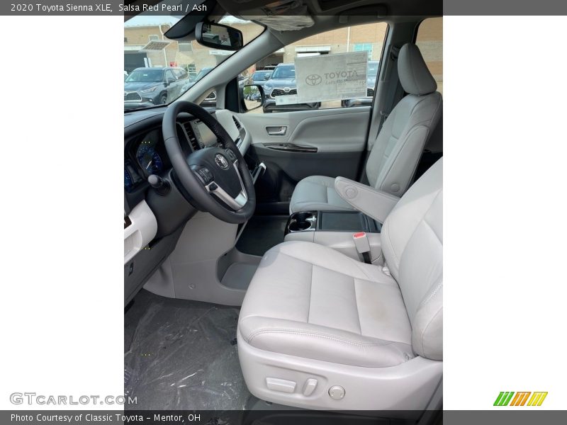Salsa Red Pearl / Ash 2020 Toyota Sienna XLE