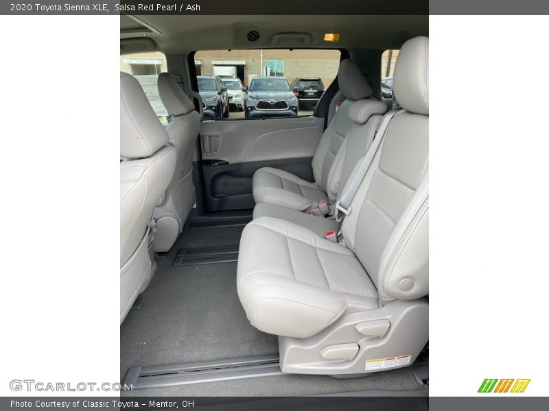 Salsa Red Pearl / Ash 2020 Toyota Sienna XLE