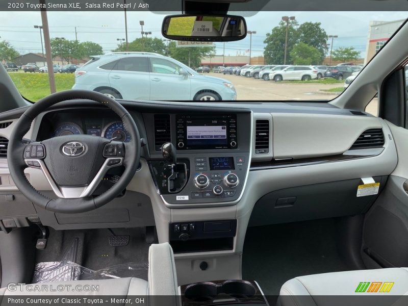 Salsa Red Pearl / Ash 2020 Toyota Sienna XLE