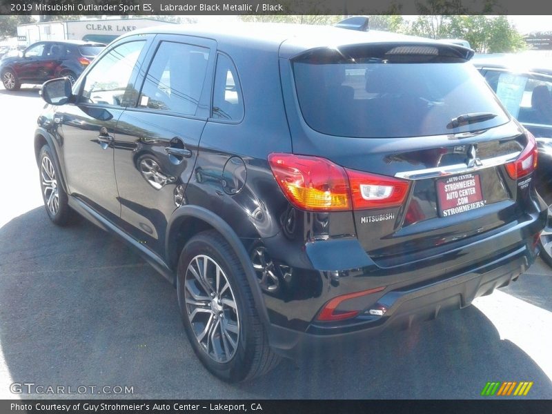 Labrador Black Metallic / Black 2019 Mitsubishi Outlander Sport ES