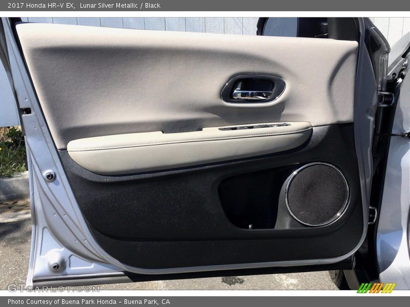 Lunar Silver Metallic / Black 2017 Honda HR-V EX