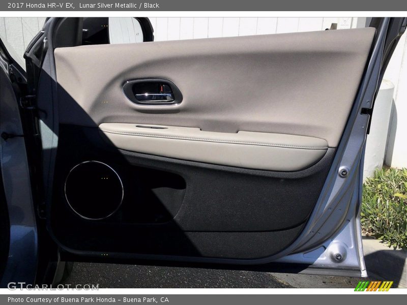 Lunar Silver Metallic / Black 2017 Honda HR-V EX