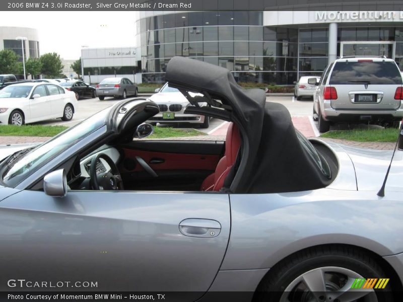 Silver Grey Metallic / Dream Red 2006 BMW Z4 3.0i Roadster