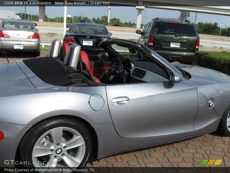 Silver Grey Metallic / Dream Red 2006 BMW Z4 3.0i Roadster