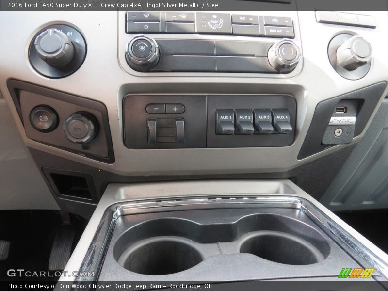 Controls of 2016 F450 Super Duty XLT Crew Cab 4x4