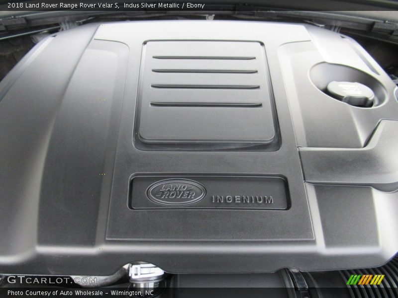 Indus Silver Metallic / Ebony 2018 Land Rover Range Rover Velar S