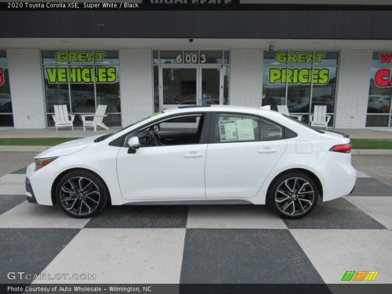 Super White / Black 2020 Toyota Corolla XSE