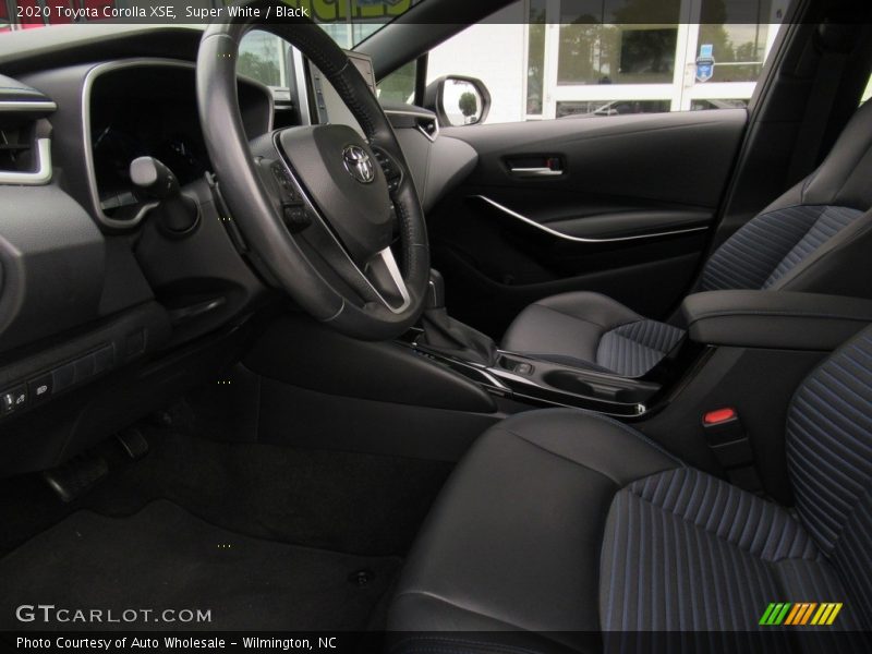 Super White / Black 2020 Toyota Corolla XSE