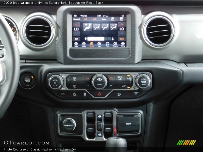 Controls of 2020 Wrangler Unlimited Sahara 4x4