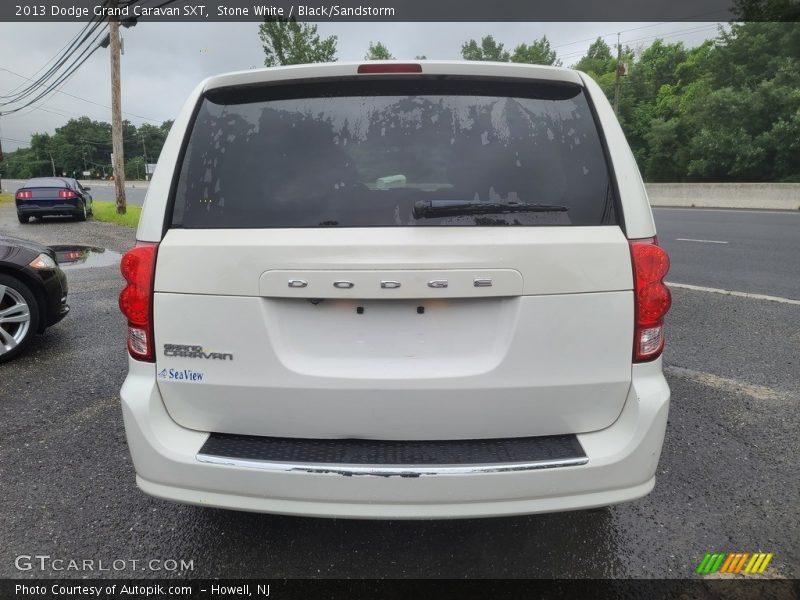 Stone White / Black/Sandstorm 2013 Dodge Grand Caravan SXT
