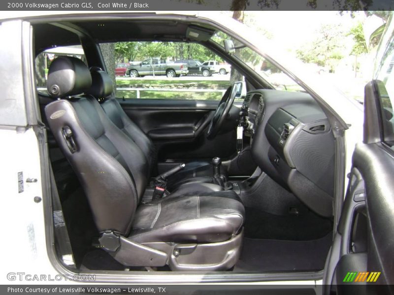Cool White / Black 2000 Volkswagen Cabrio GLS