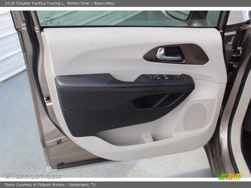 Molten Silver / Black/Alloy 2018 Chrysler Pacifica Touring L