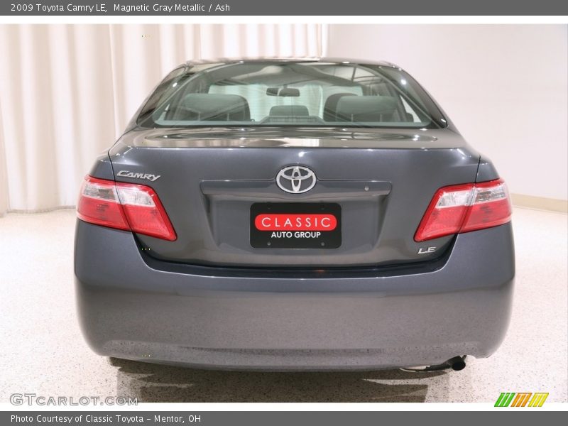 Magnetic Gray Metallic / Ash 2009 Toyota Camry LE