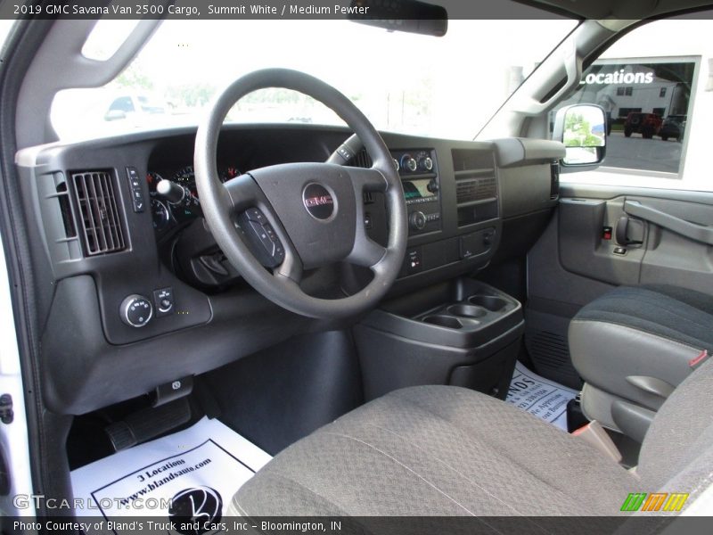 Summit White / Medium Pewter 2019 GMC Savana Van 2500 Cargo