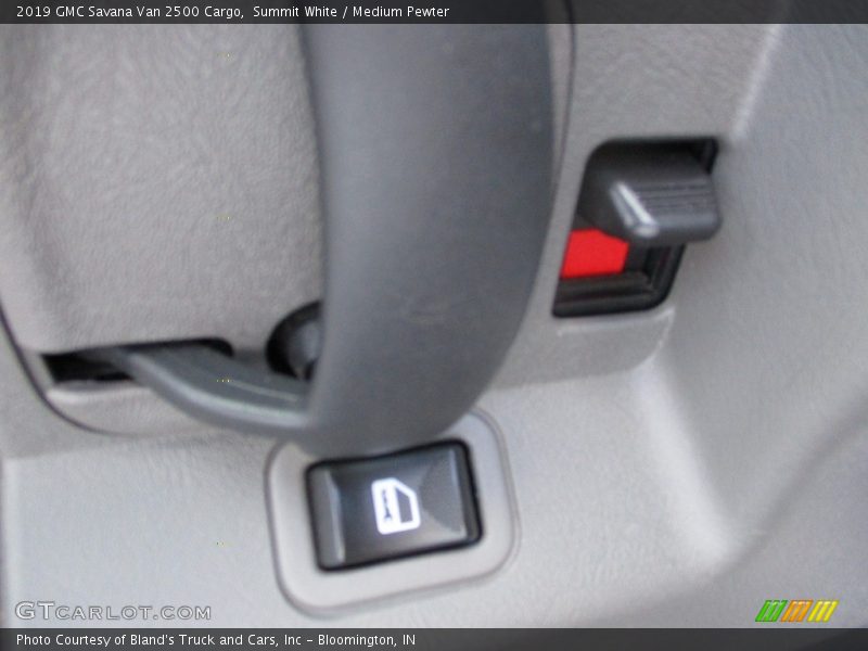 Summit White / Medium Pewter 2019 GMC Savana Van 2500 Cargo