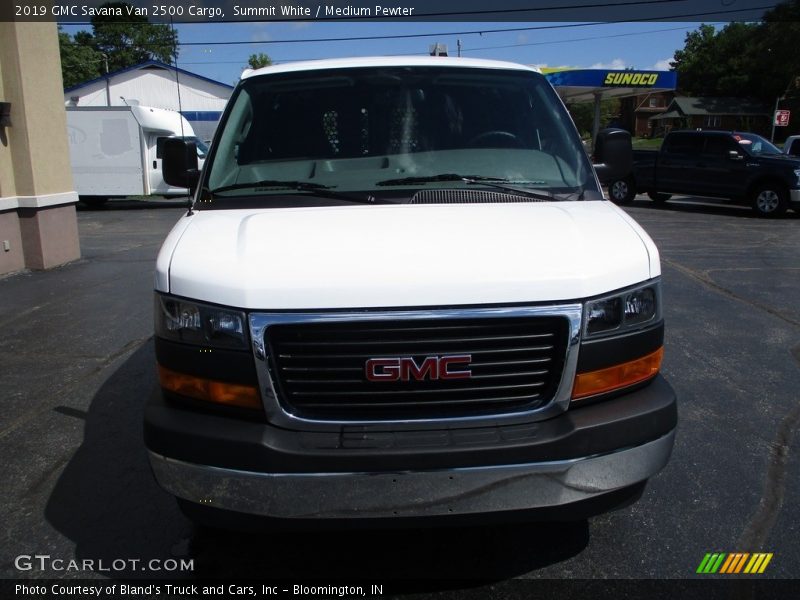 Summit White / Medium Pewter 2019 GMC Savana Van 2500 Cargo