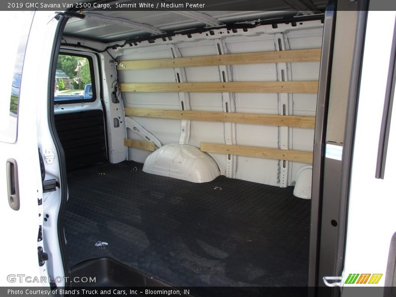 Summit White / Medium Pewter 2019 GMC Savana Van 2500 Cargo