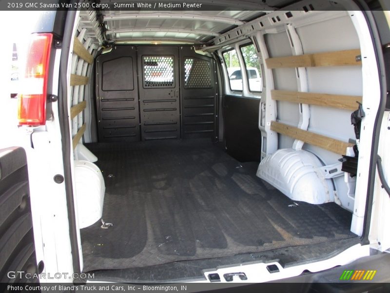 Summit White / Medium Pewter 2019 GMC Savana Van 2500 Cargo