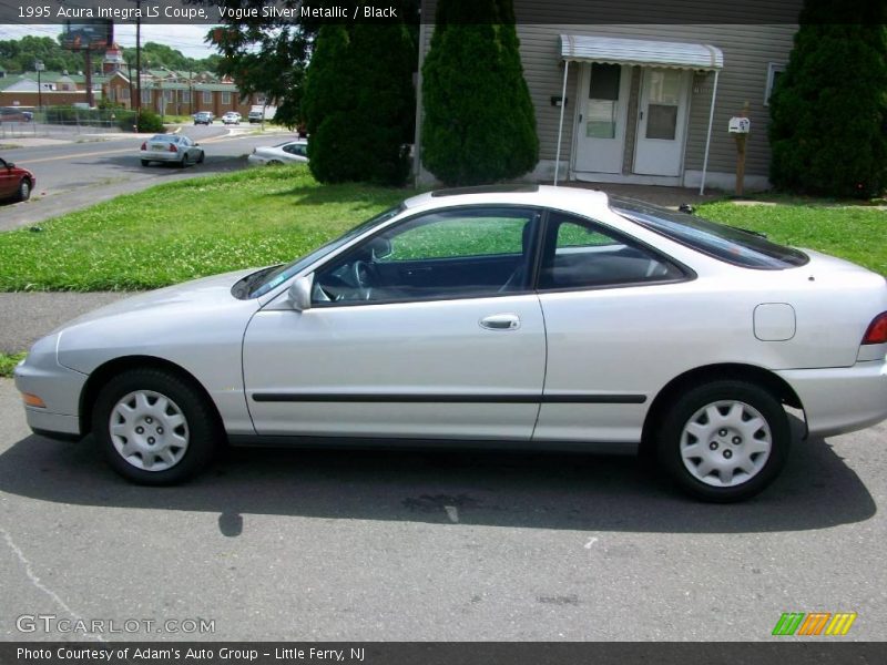 Vogue Silver Metallic / Black 1995 Acura Integra LS Coupe