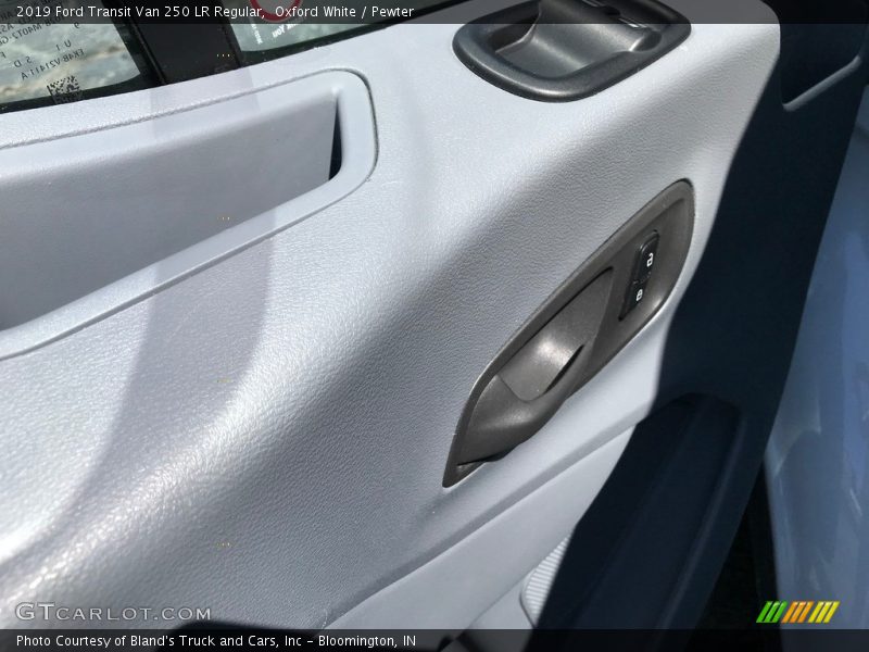 Oxford White / Pewter 2019 Ford Transit Van 250 LR Regular