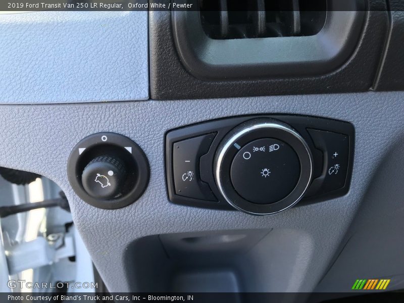 Oxford White / Pewter 2019 Ford Transit Van 250 LR Regular