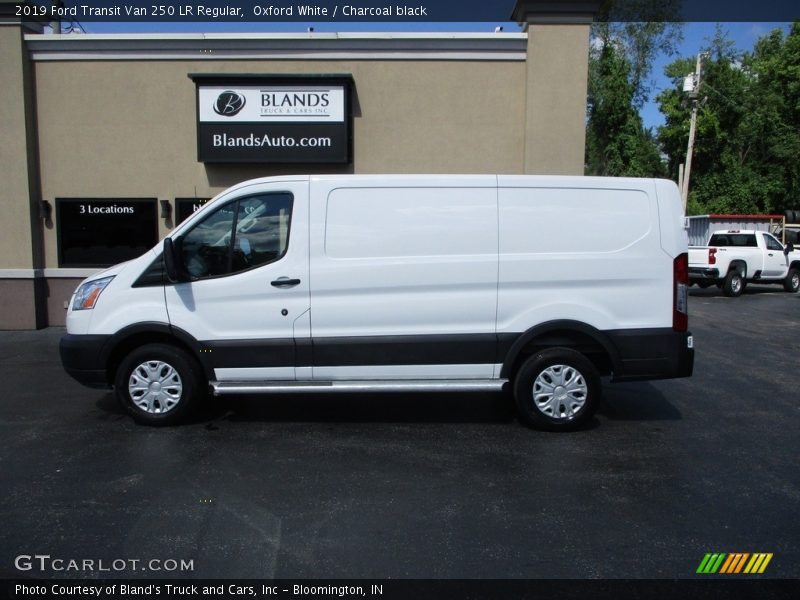 Oxford White / Charcoal black 2019 Ford Transit Van 250 LR Regular