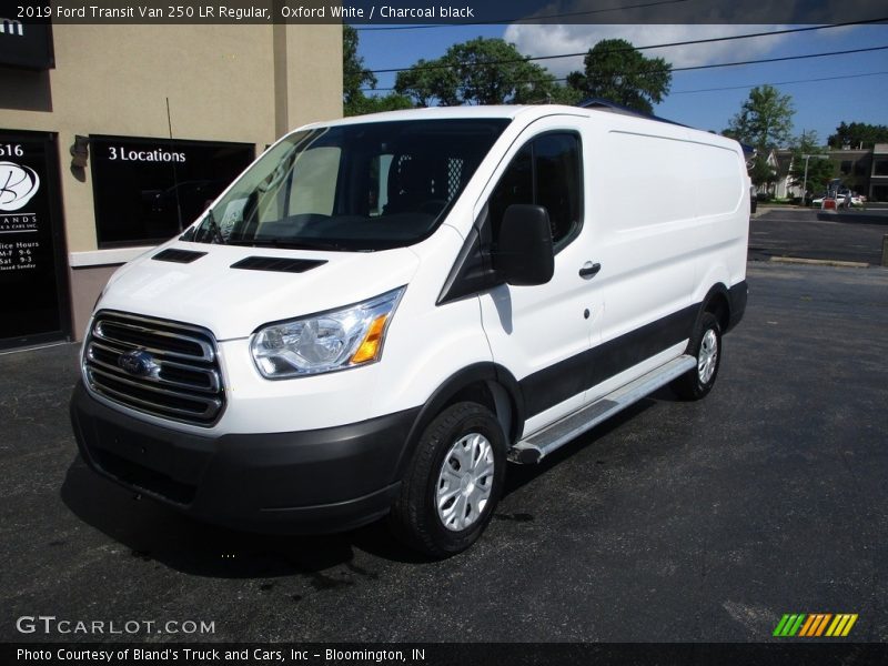 Oxford White / Charcoal black 2019 Ford Transit Van 250 LR Regular