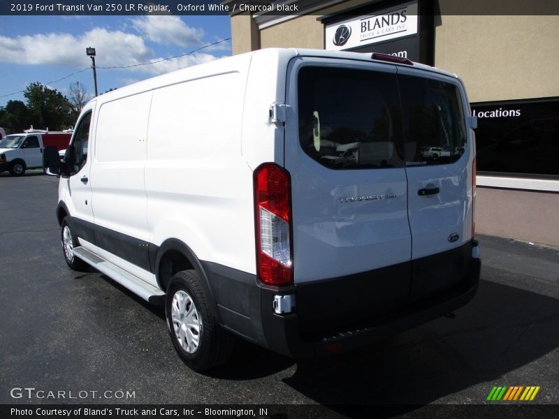 Oxford White / Charcoal black 2019 Ford Transit Van 250 LR Regular